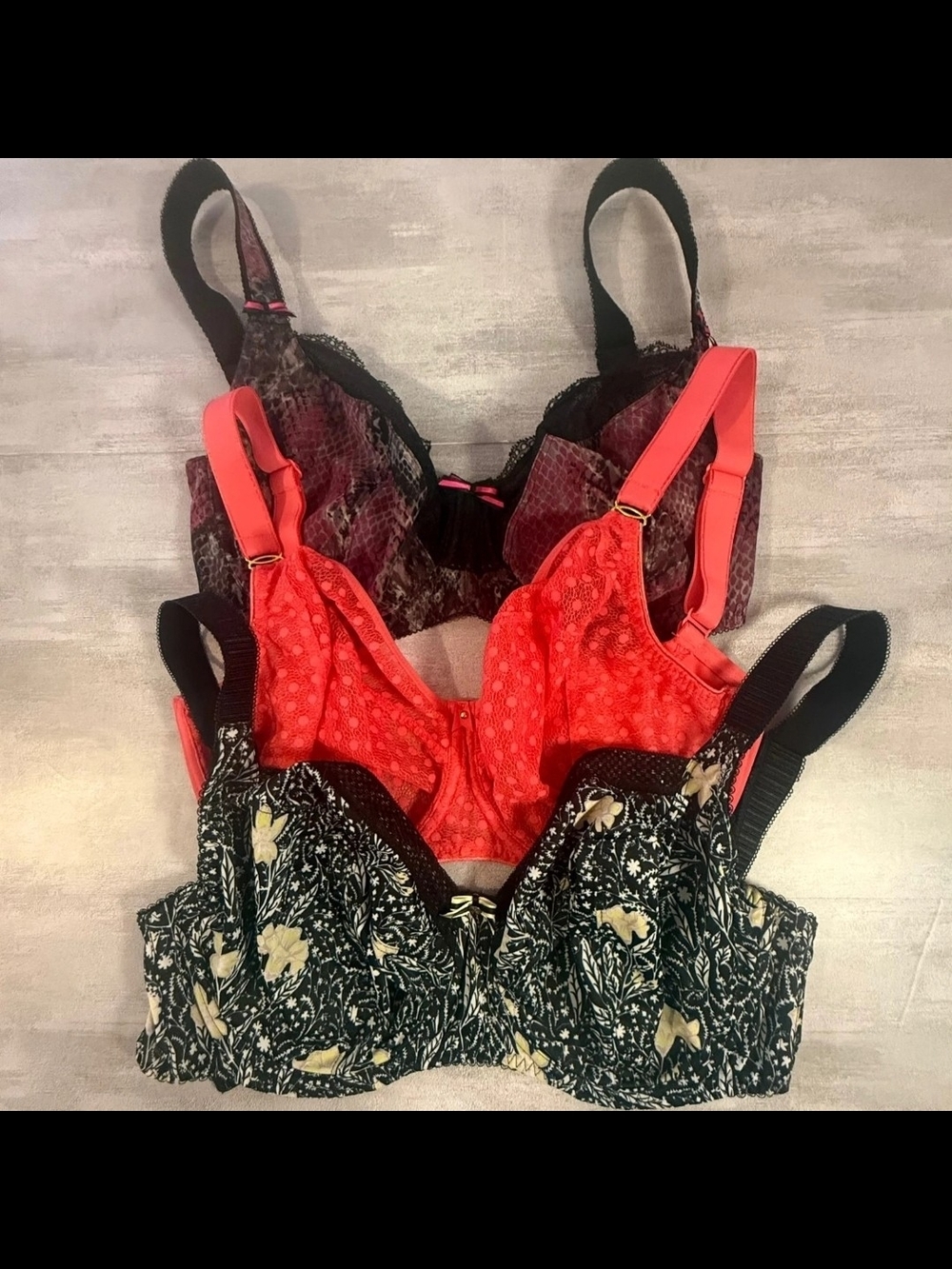 28K US/ 28H UK  Freya Bra Bundle. Willing to Separate.